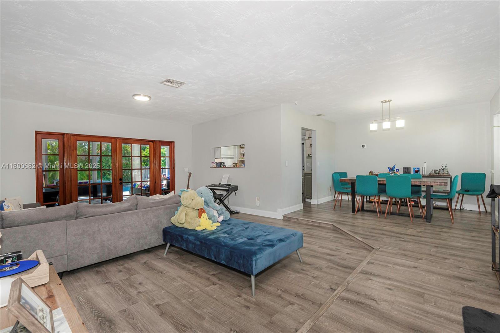 5711 SW 118th Ave, Cooper City, Florida image 3