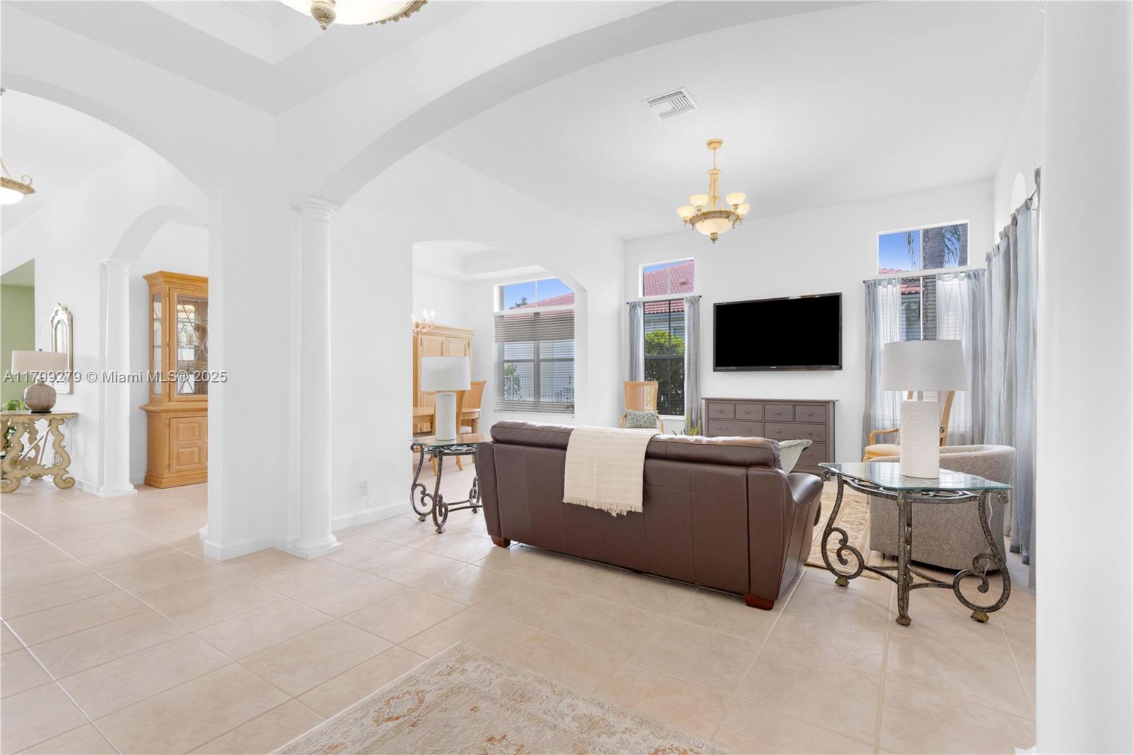 11624 Hibbs Grove Dr, Cooper City, Florida image 4