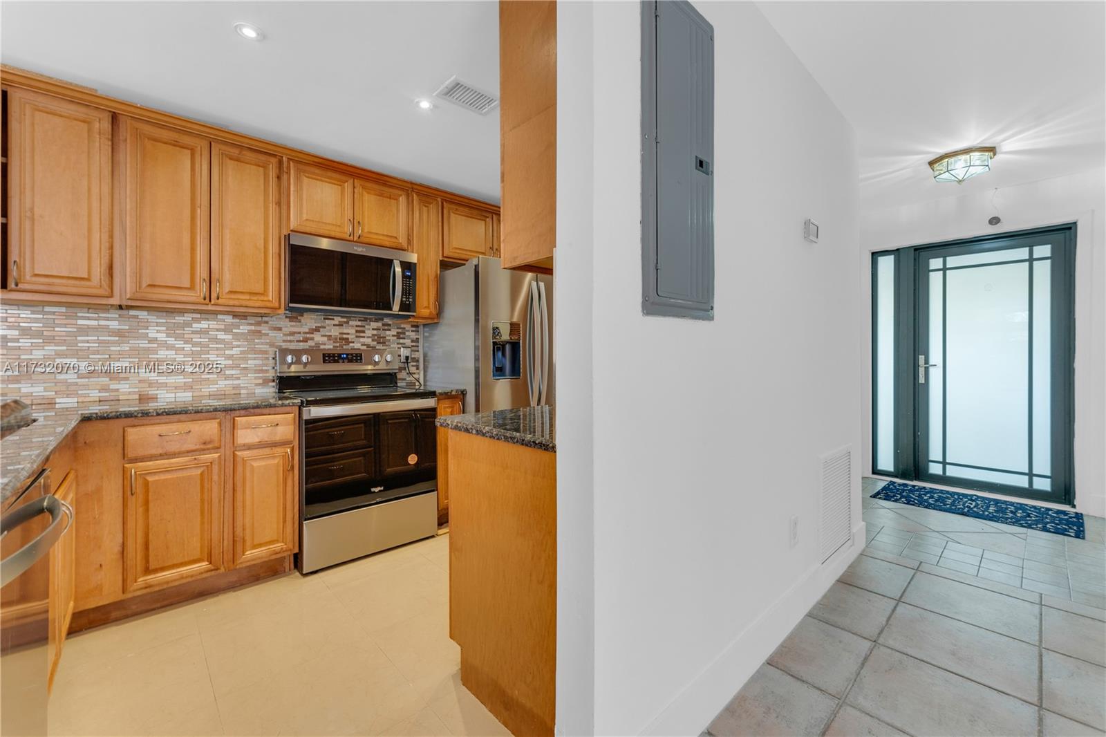 1182 N University Dr, Plantation, Florida image 11