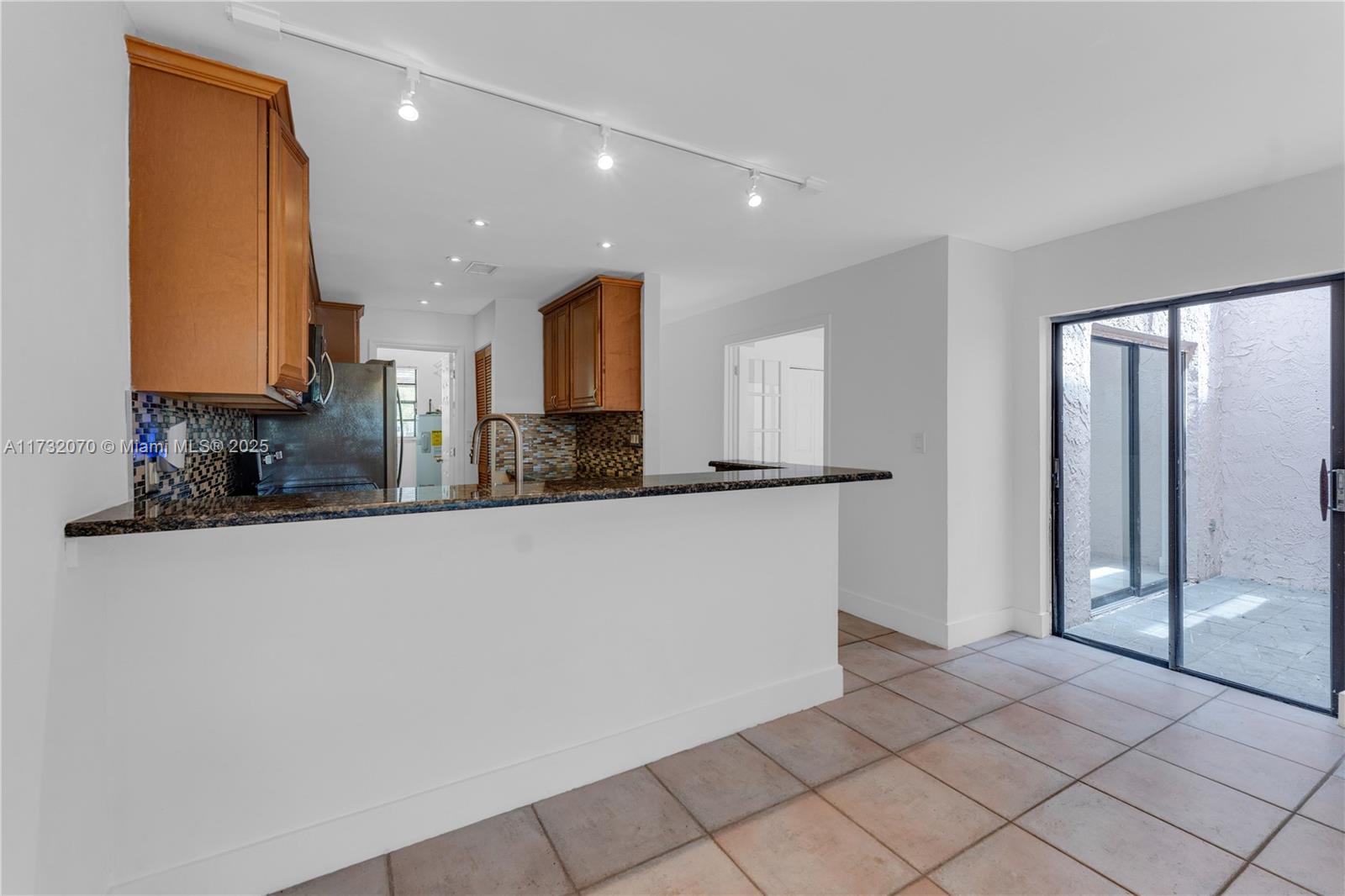 1182 N University Dr, Plantation, Florida image 9