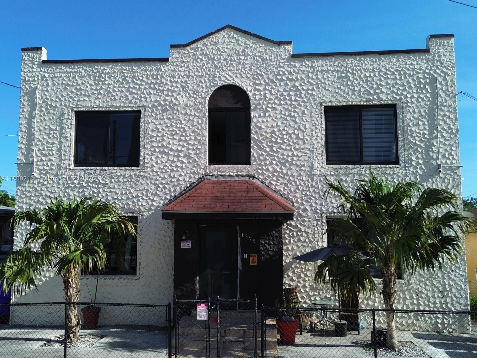1376 NW 35th St, Miami, Florida image 1