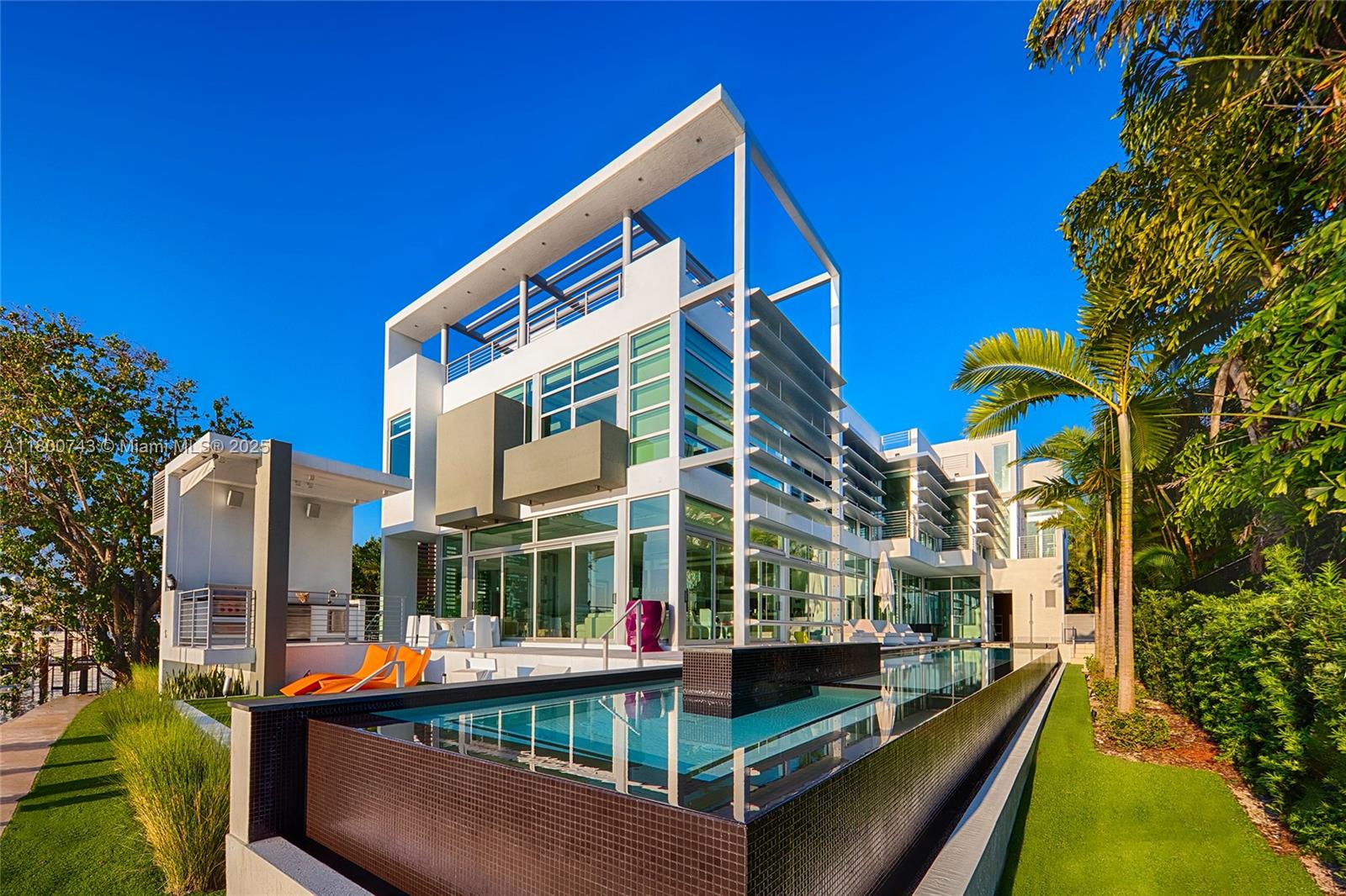 440 S Hibiscus Dr  For Sale A11800743, FL