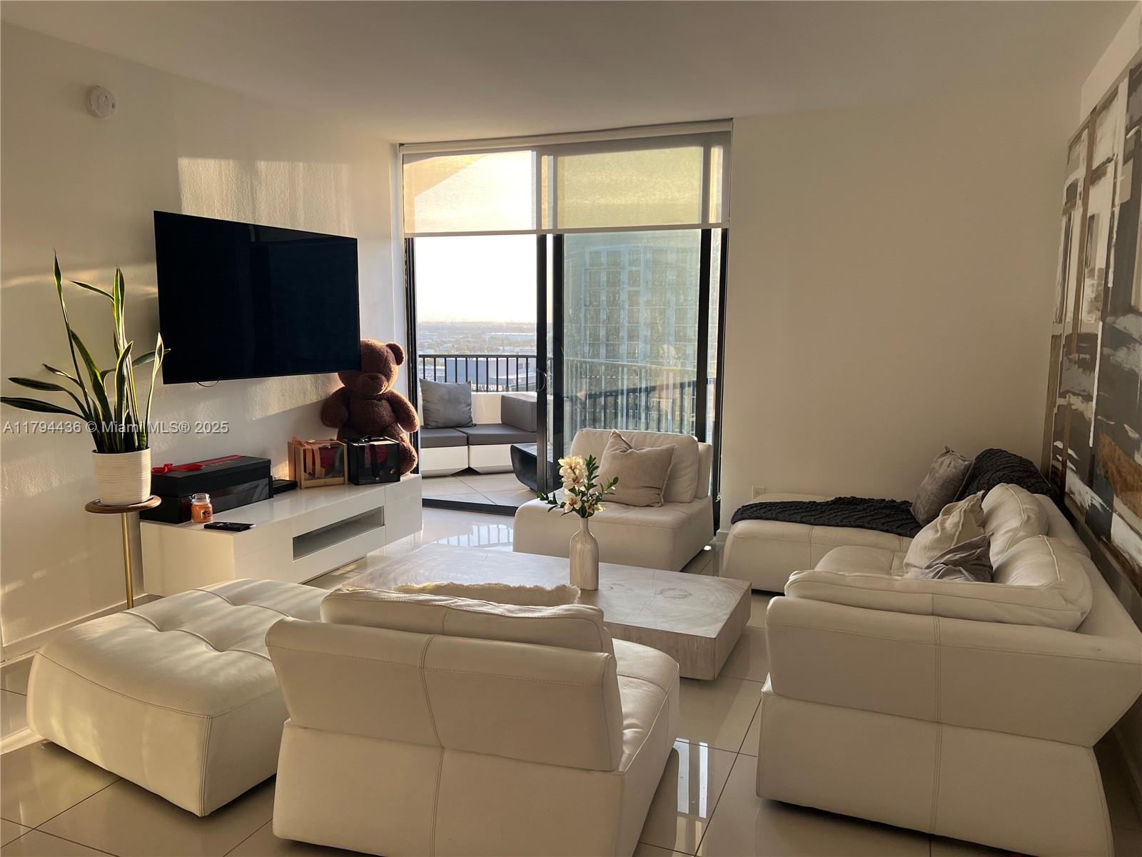 BEAUTIFUL UNIT WITH 2 BEDROOMS AND 2 BATHROOMS ON THE 16th FLOOR IN DOWNTOWN DORAL WITH AN AMAZING WIEW TO THE BOULEVARD STAINLESS STEEL APPLIANCES, BLINDS, CALIFORNIA CLOSETS, POOL, GYM, SAUNA, KIDS PLAYROOM, SURROUNDED BY DIFFERENT RESTAURANTS . ALSO, 1 PARKING SPACE INCLUDED AND 24 HOURS VALET PARKING.