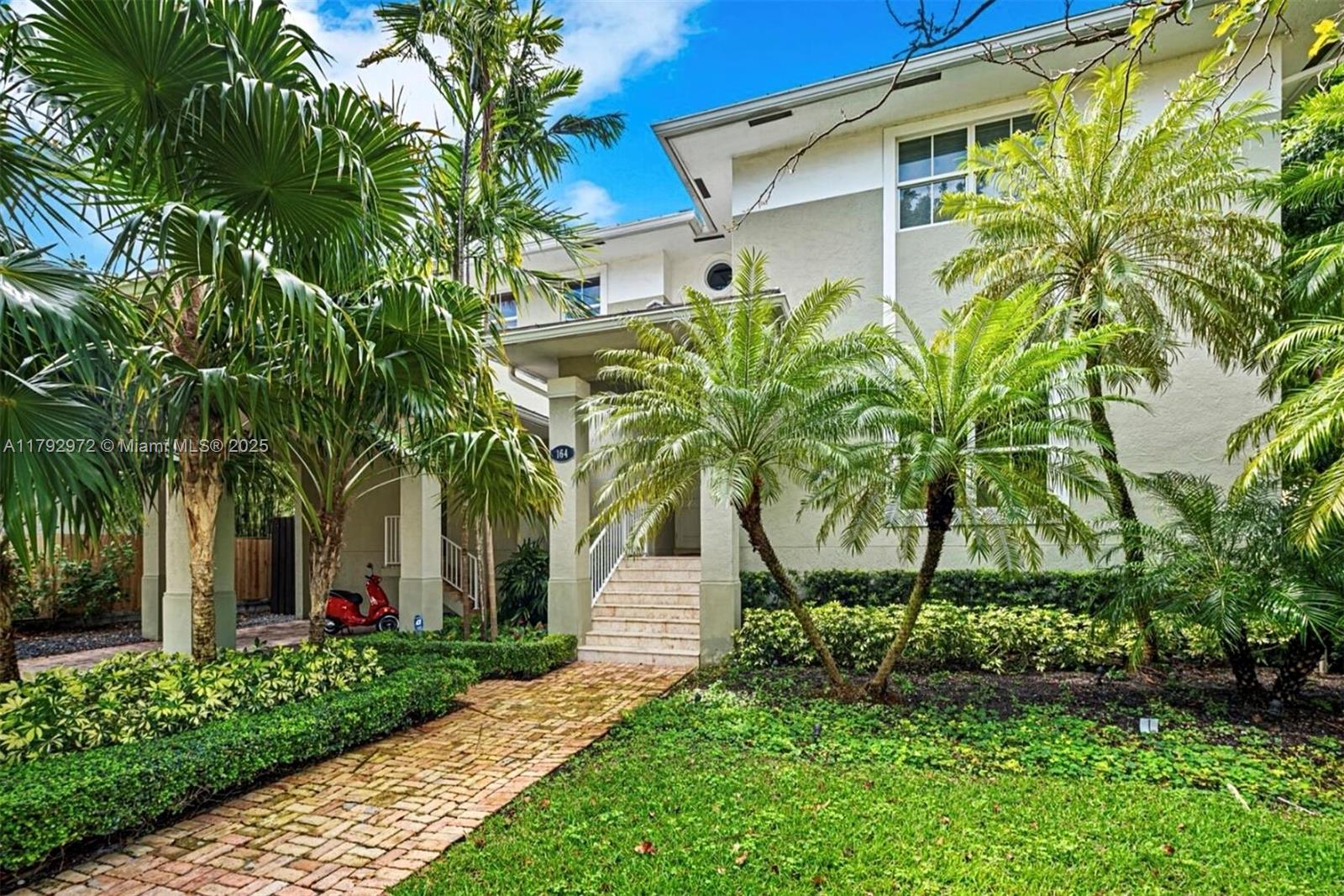 164 Mashta Dr Key Biscayne, FL 33149