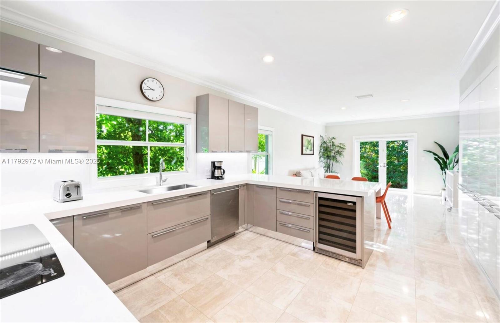164 W Mashta Dr, Key Biscayne, Florida image 6