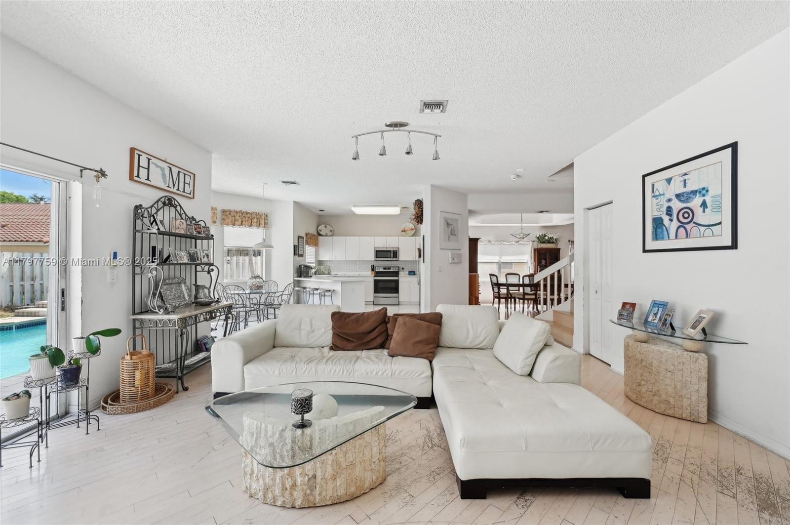 18417 NW 9th Ct, Pembroke Pines, Florida image 9