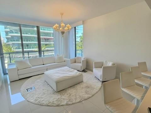 Apartamento para Alugar em Bay Harbor Islands, FL