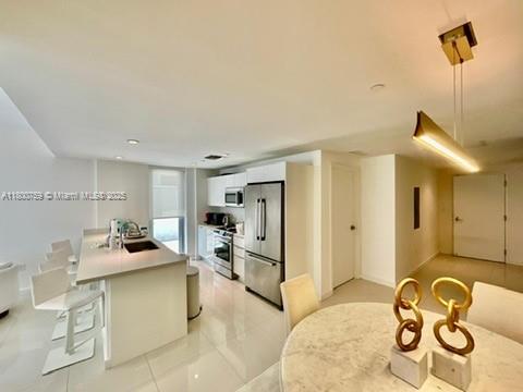 Apartamento para Alugar em Bay Harbor Islands, FL