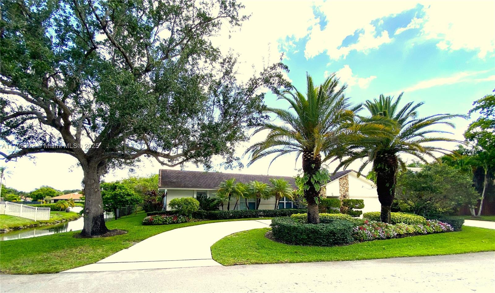13021 NW 1st St, Plantation, Florida image 2