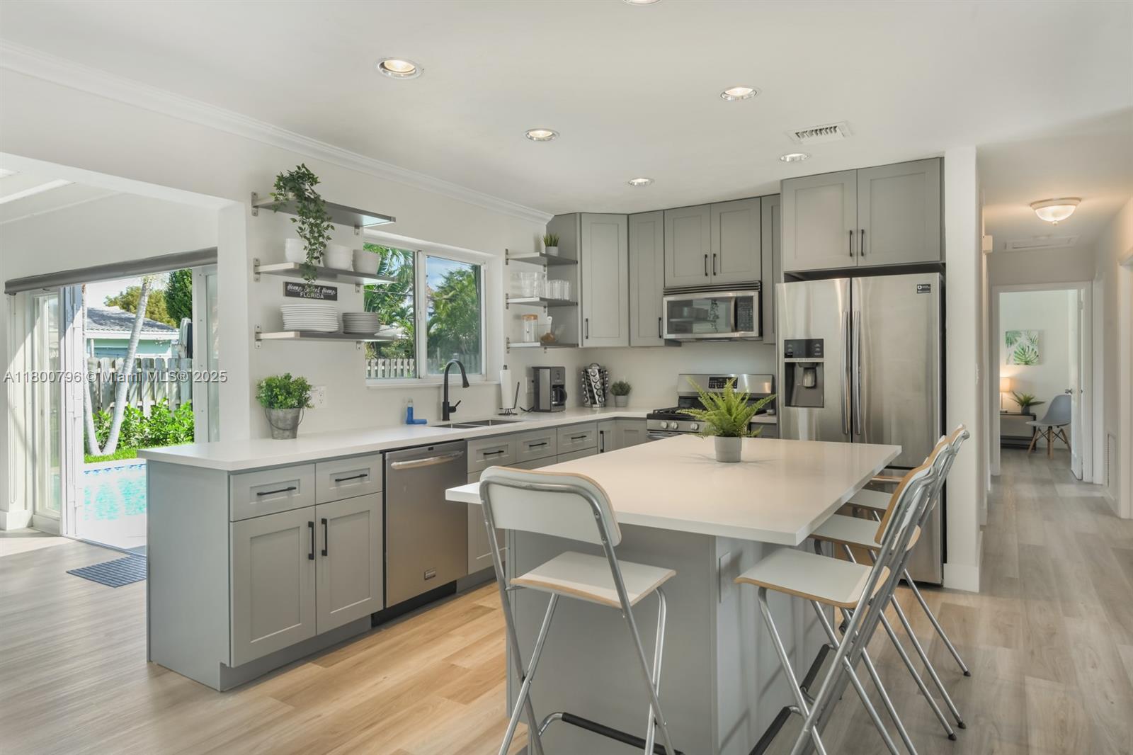 271 SW 12th St, Pompano Beach, Florida image 2