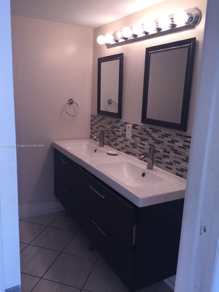 13499 Biscayne Blvd #713, North Miami, Florida image 4