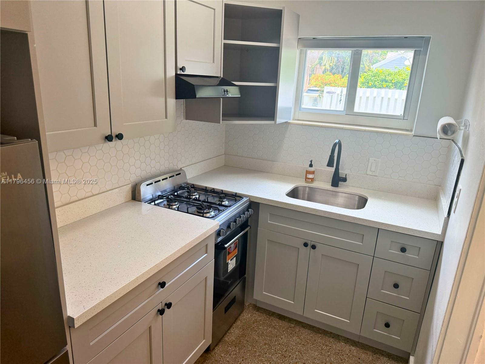 Property photo # 0