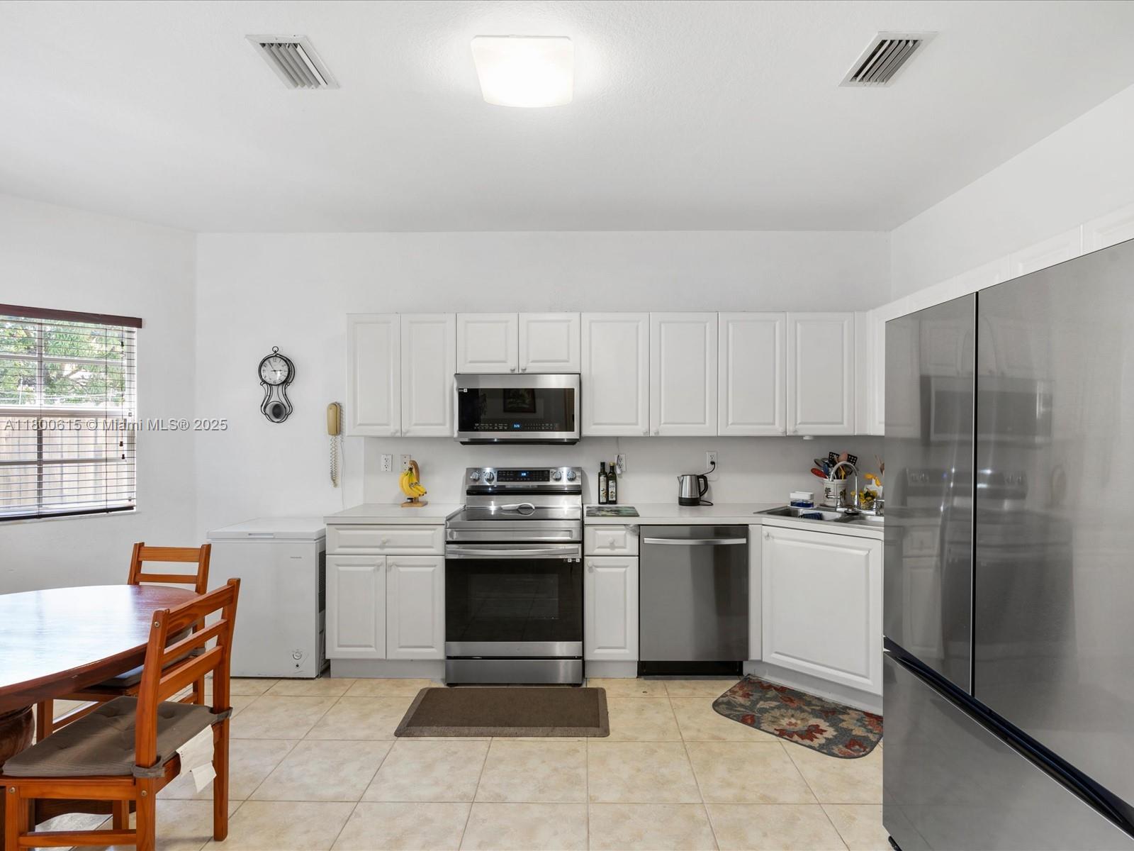 17616 SW 135th Ave, Miami, Florida image 24