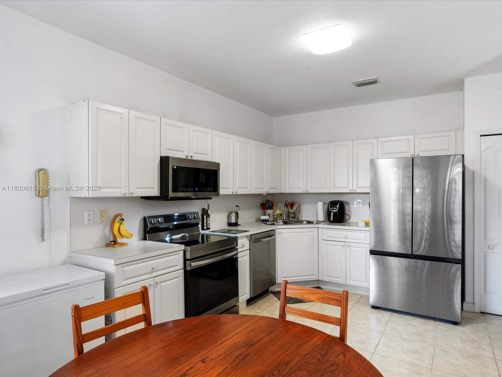 17616 SW 135th Ave, Miami, Florida image 27