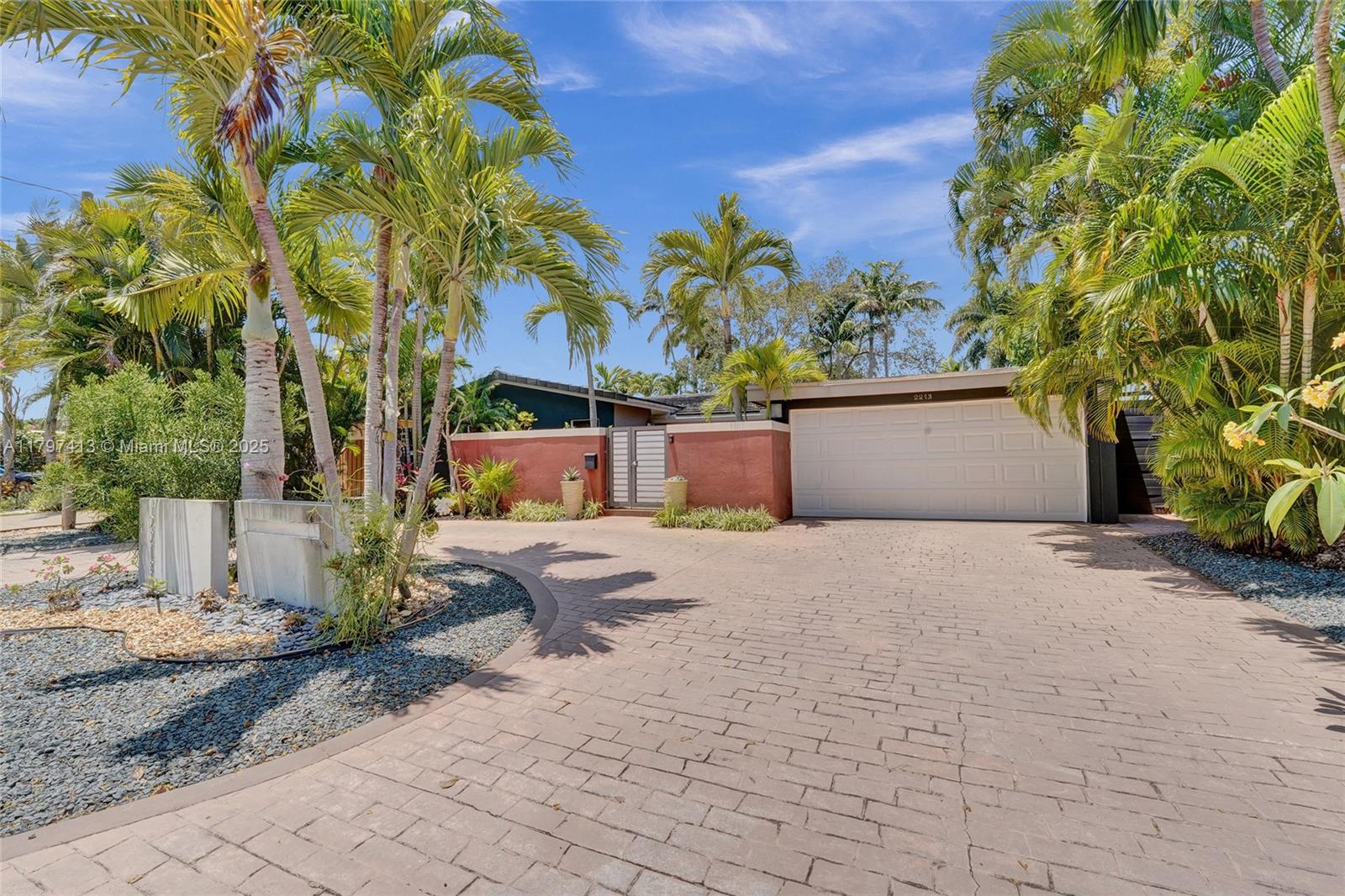2213 NE 17th Ave, Wilton Manors, Florida image 1