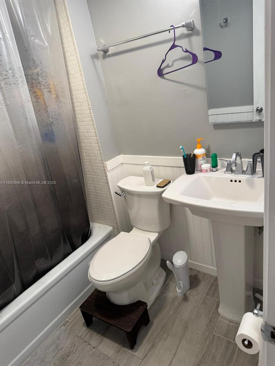 114 Royal Park Dr #4H, Oakland Park, Florida image 5