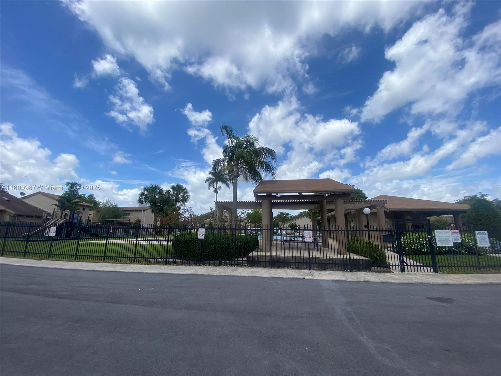8015 SW 21st Ct, Davie, Florida image 2