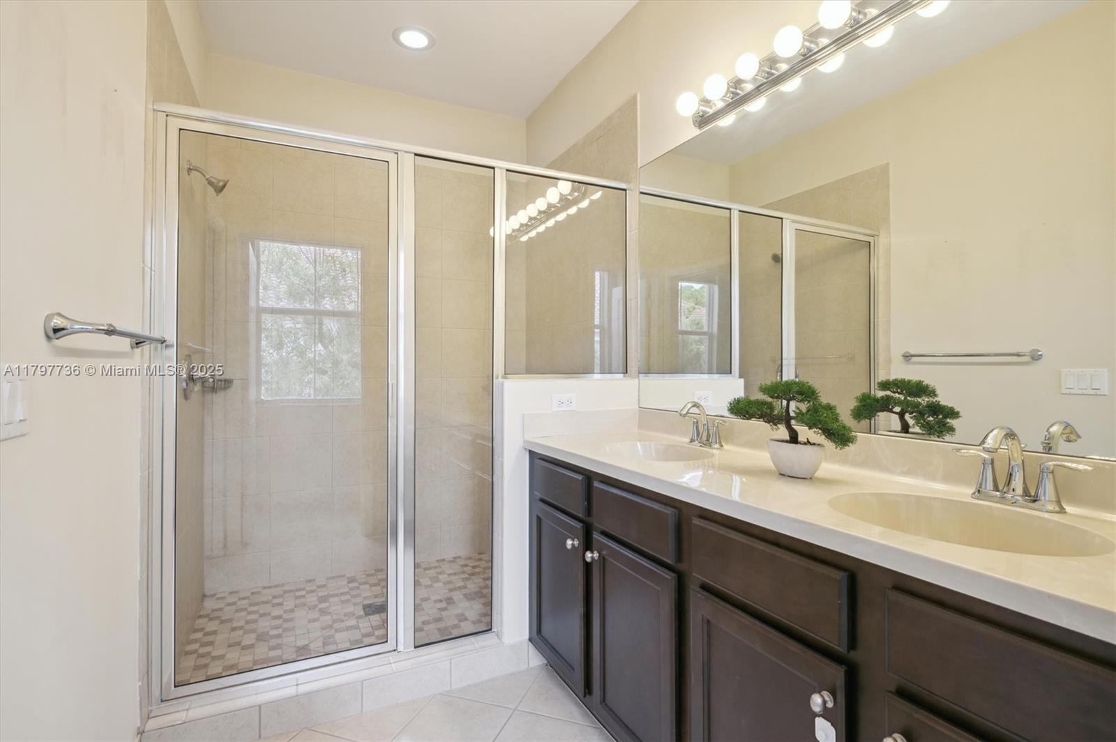 4346 Cascada Cir, Cooper City, Florida image 13