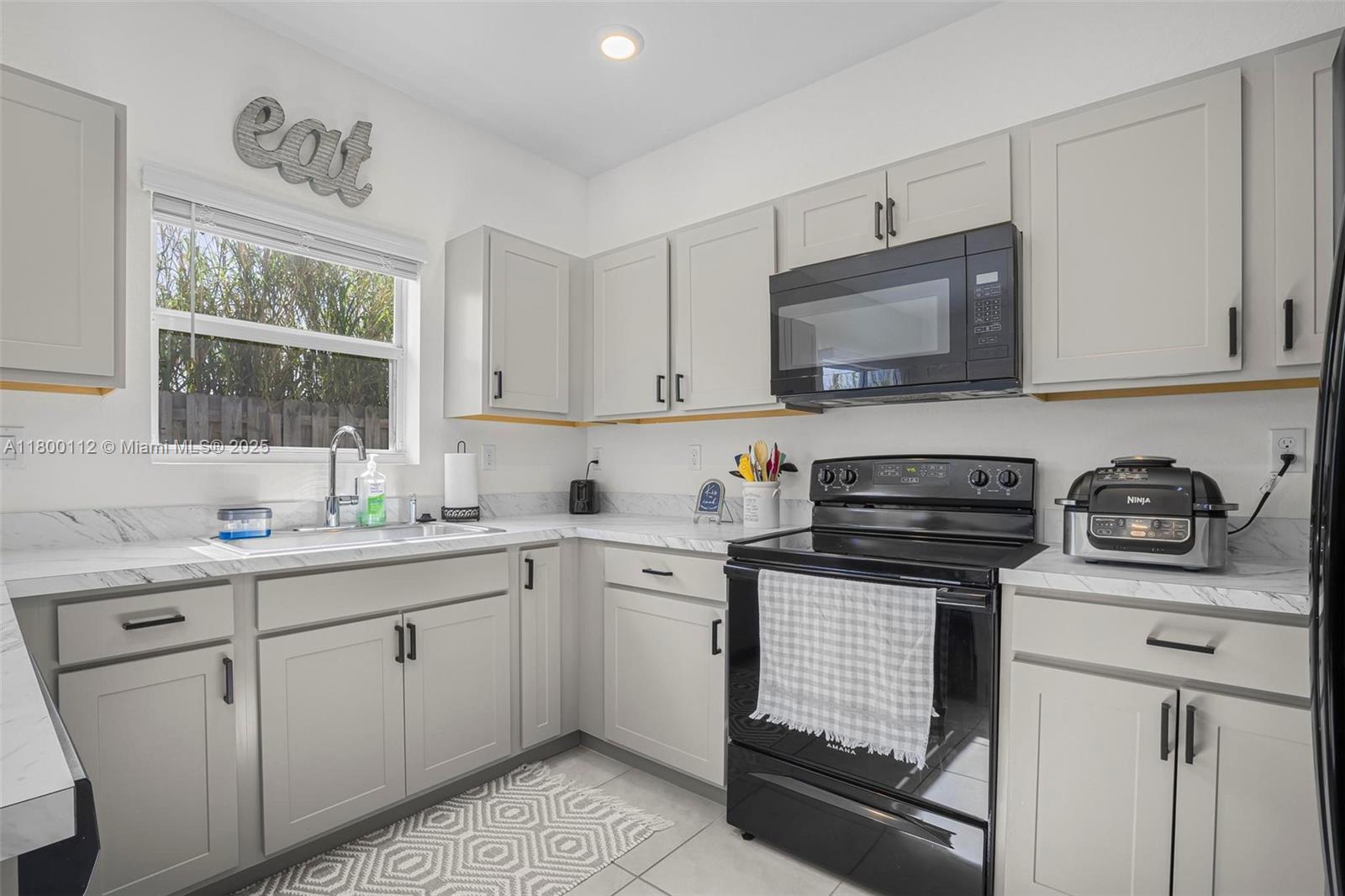550 NE 4th Ave, Florida City, Florida image 7