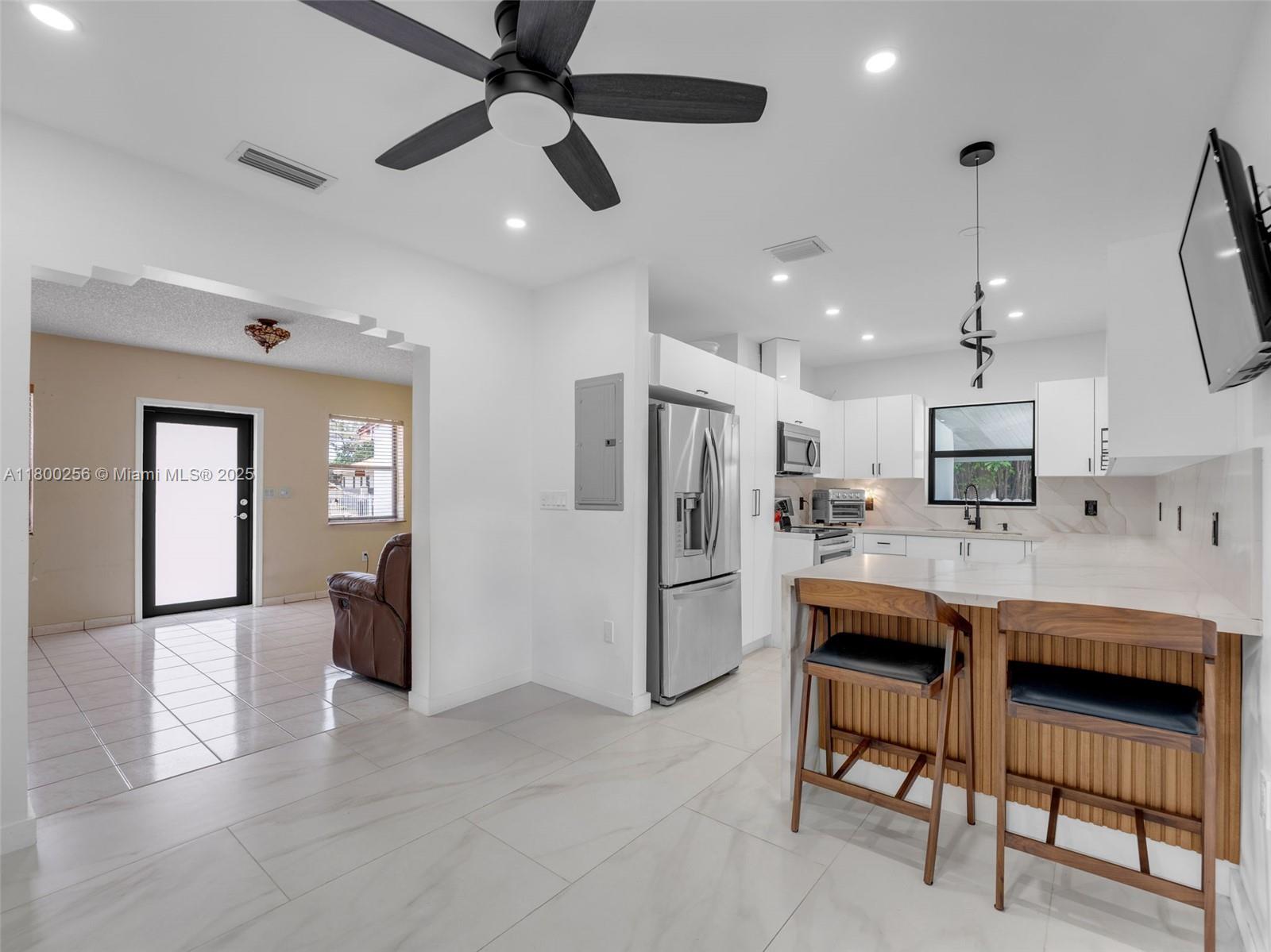 341 Pash E Ho Wa Dr, Hialeah, Florida image 12