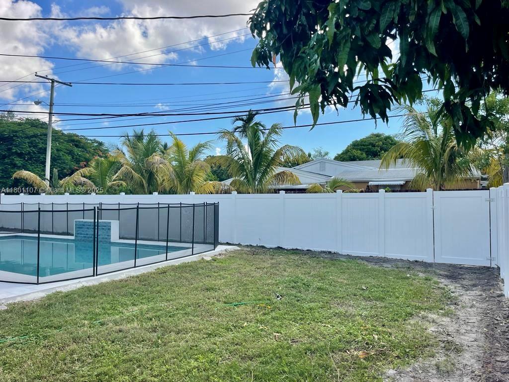 1900 NE 180th St, North Miami Beach, Florida image 47
