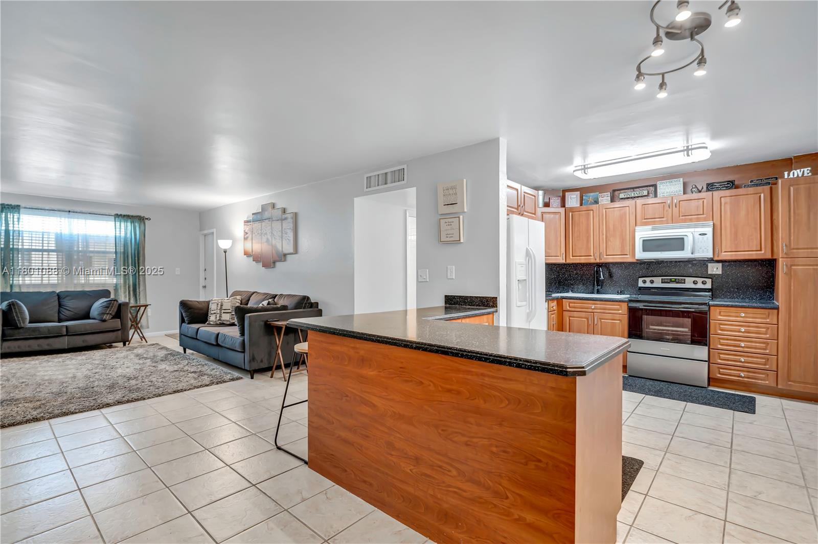 9020 NE 8th Ave #2A, Miami Shores, Florida image 3