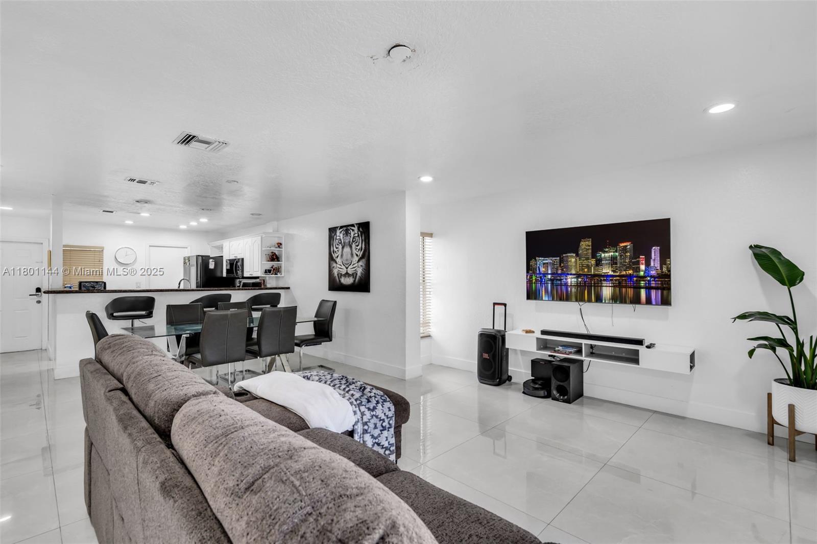 6306 Moseley St #1, Hollywood, Florida image 4
