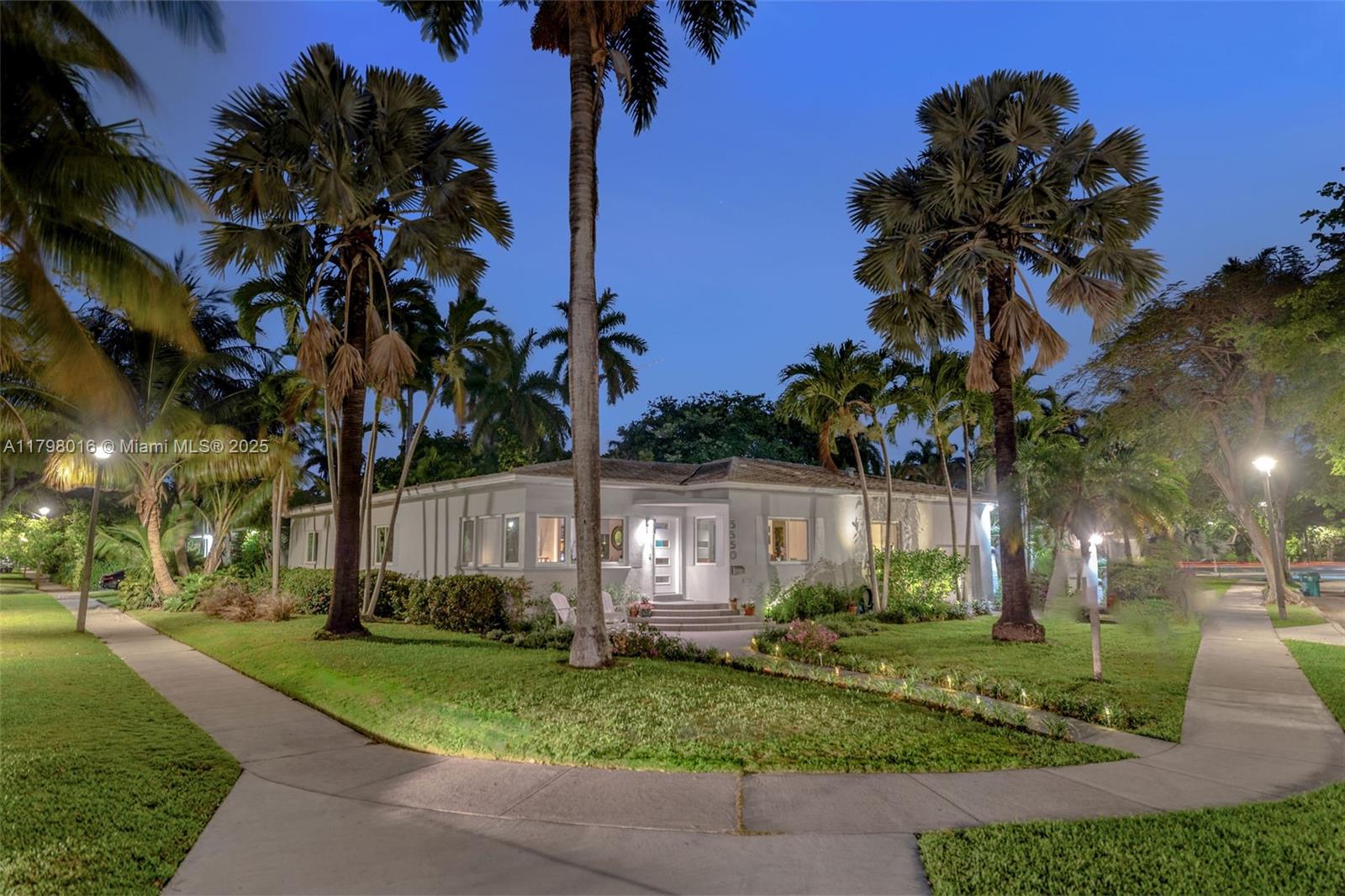 5550 N Bayshore Dr, Miami, Florida image 1