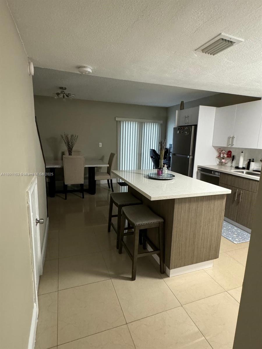 8389 NW 8th St, Miami, Florida image 3
