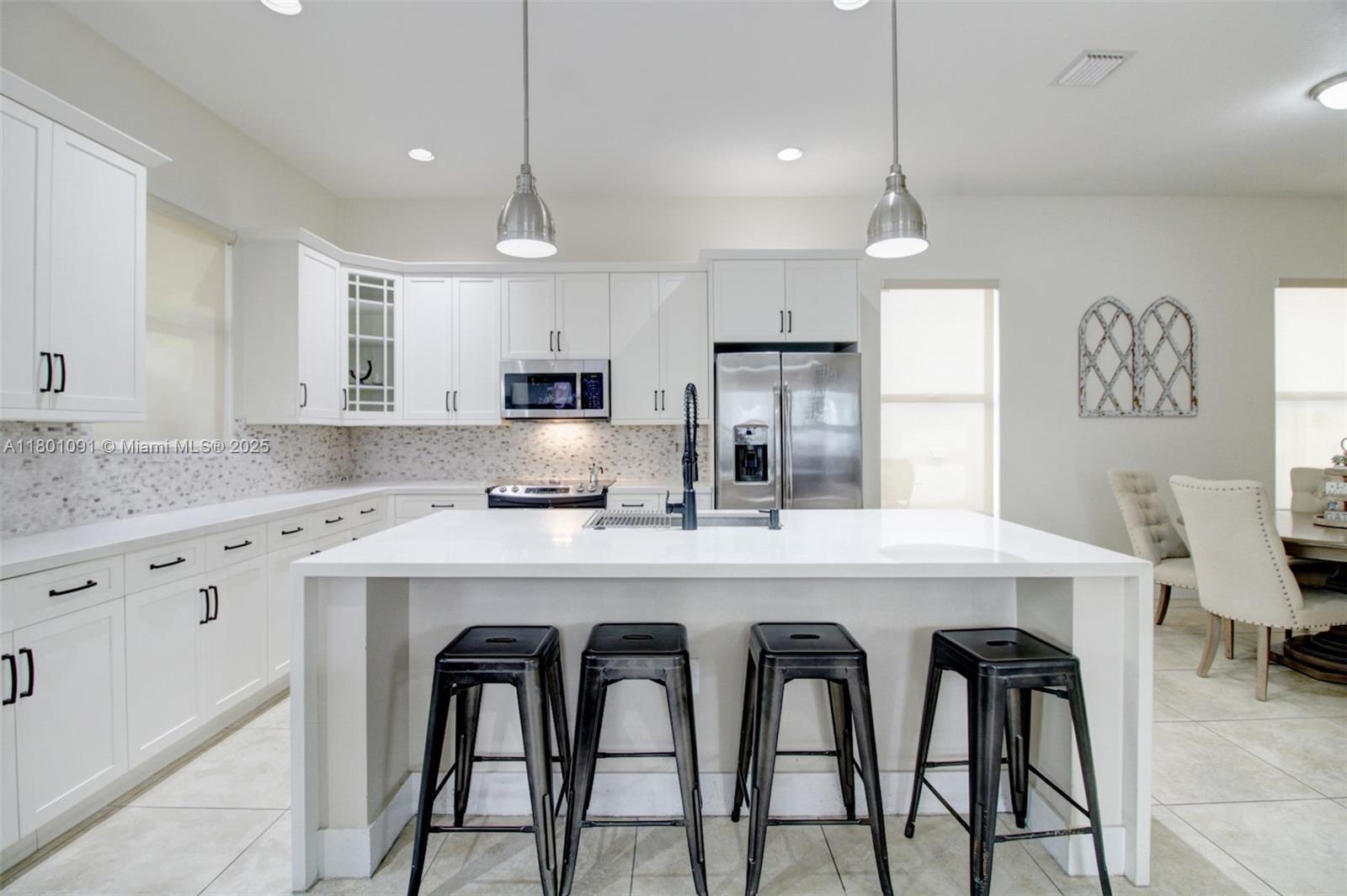 3361 W 97th St, Hialeah, Florida image 3