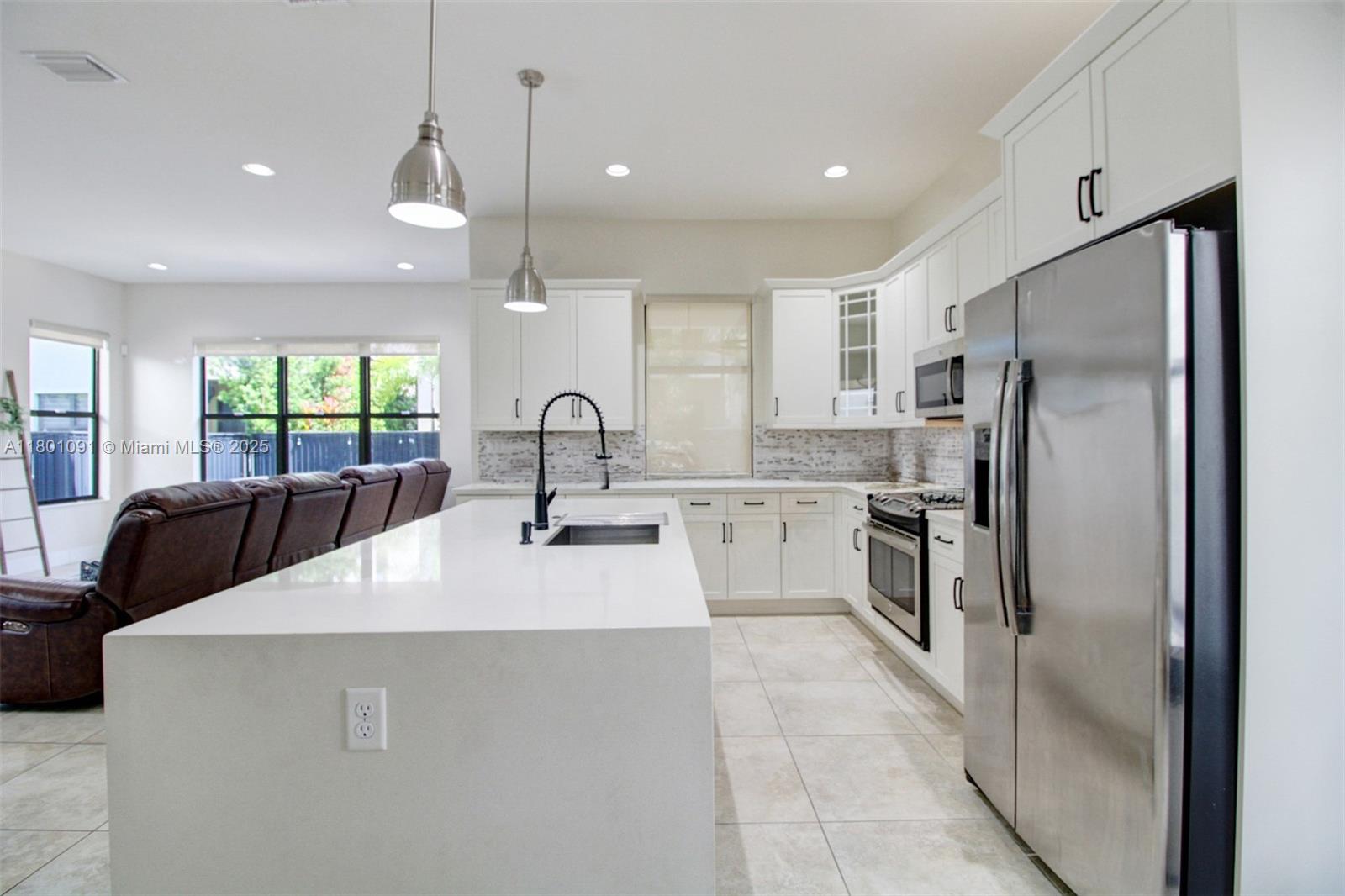 3361 W 97th St, Hialeah, Florida image 5