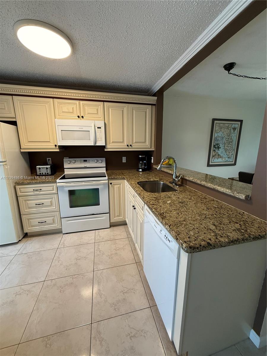 400 SE 10th St #214, Deerfield Beach, Florida image 4