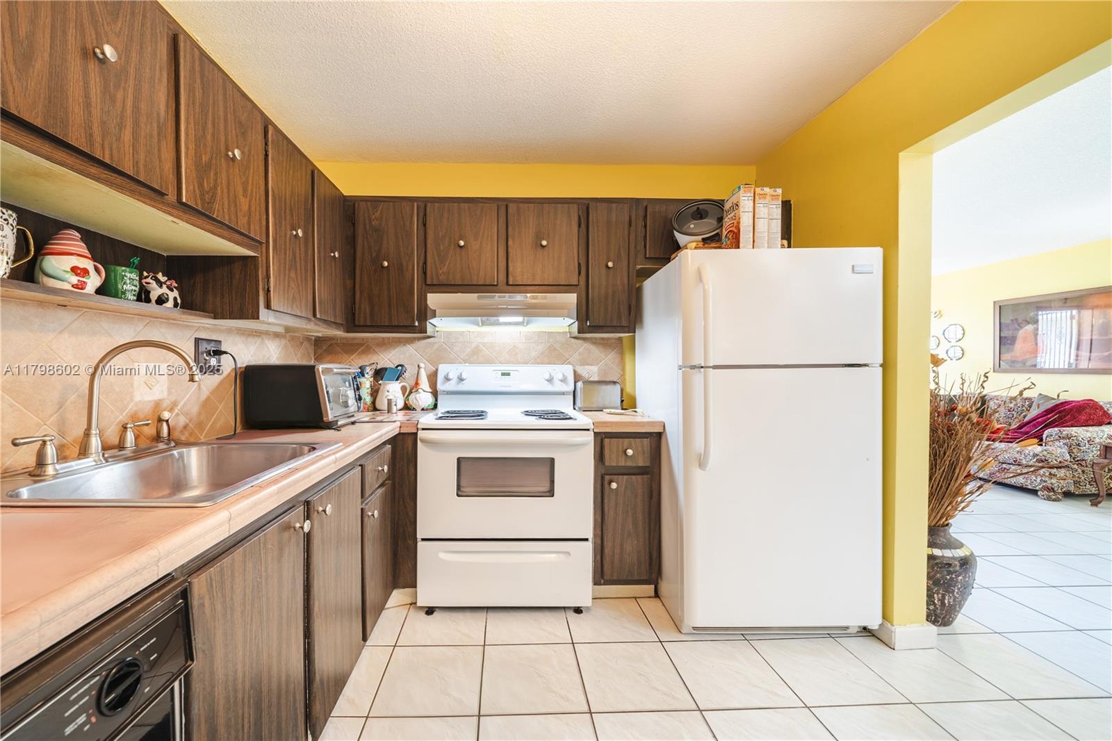 12860 SW 43rd Dr #145, Miami, Florida image 13