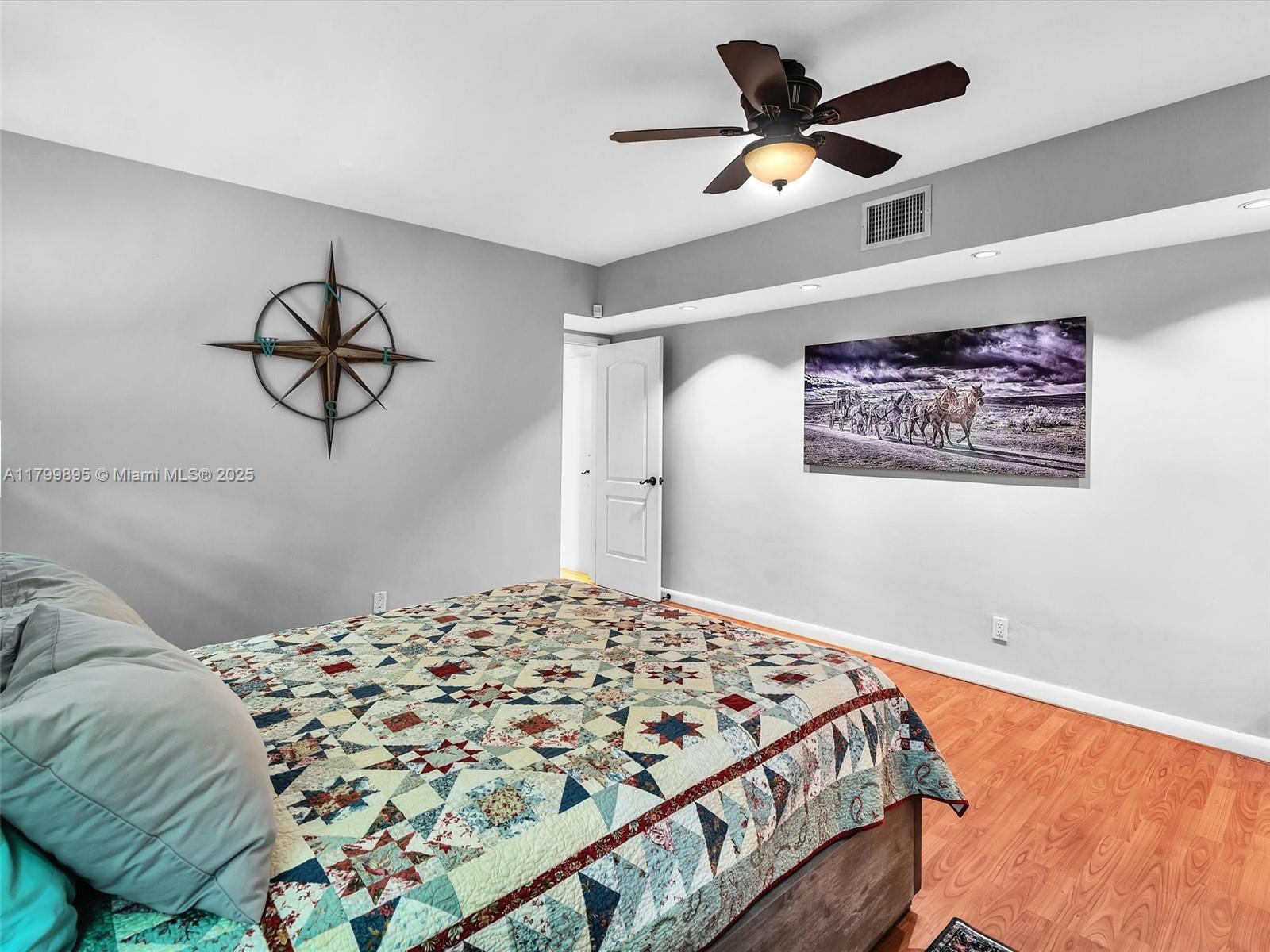5119 Hayes St, Hollywood, Florida image 38