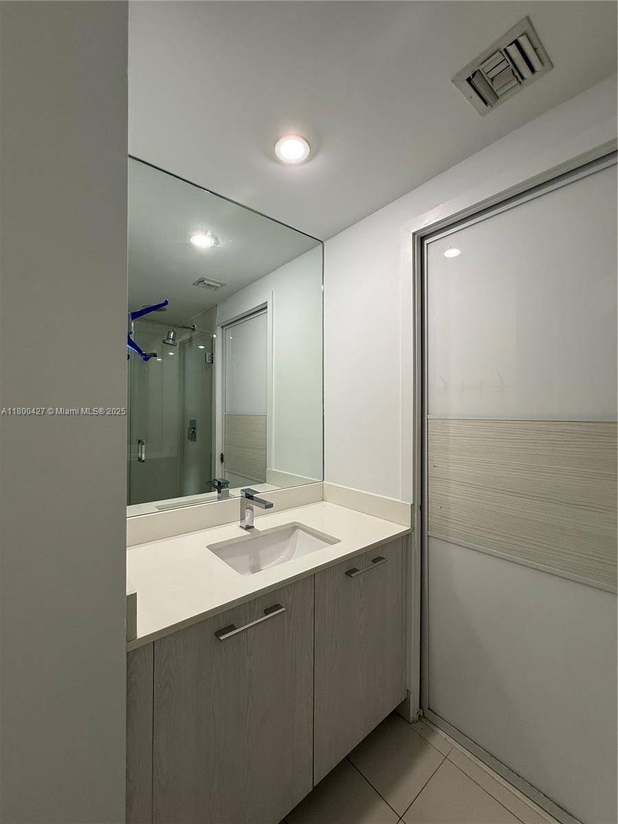 55 SW 9th St #2703, Miami FL 33130