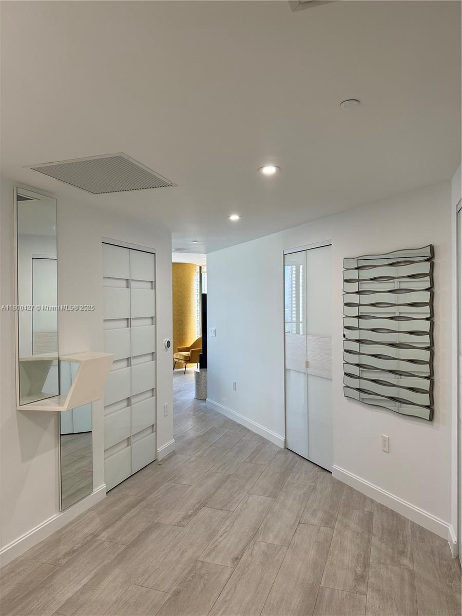 55 SW 9th St #2703, Miami FL 33130