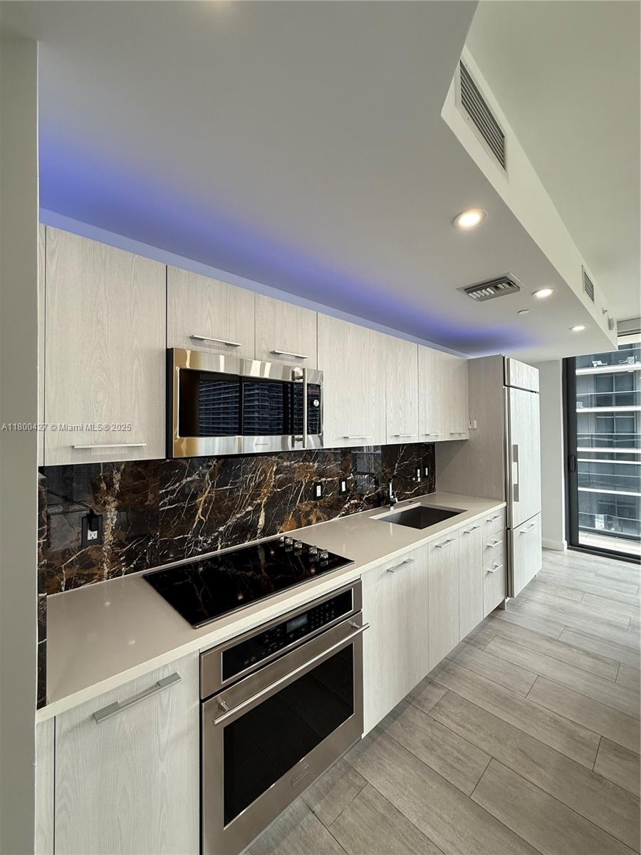 55 SW 9th St #2703, Miami FL 33130