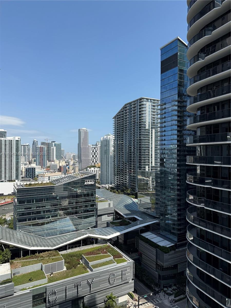 55 SW 9th St #2703, Miami FL 33130