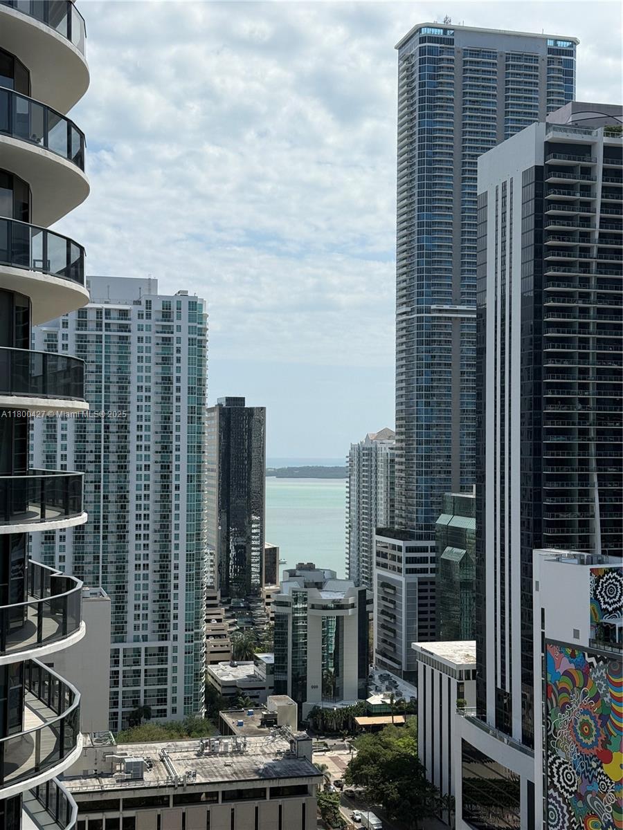 55 SW 9th St #2703, Miami FL 33130