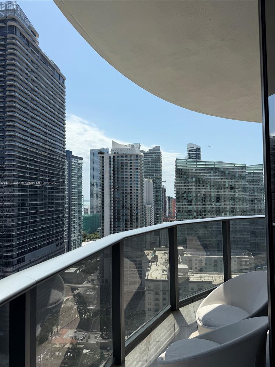 55 SW 9th St #2703, Miami FL 33130