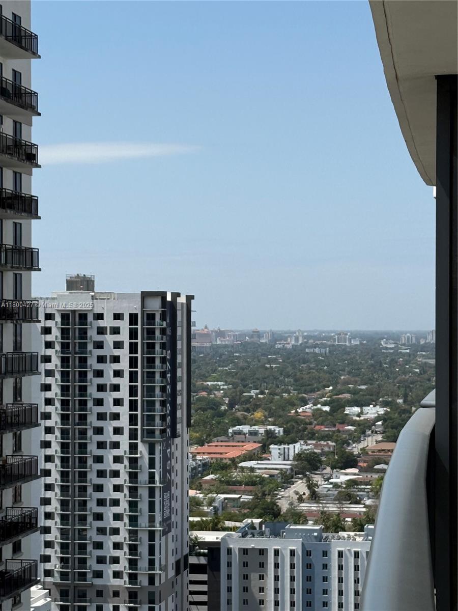 55 SW 9th St #2703, Miami FL 33130