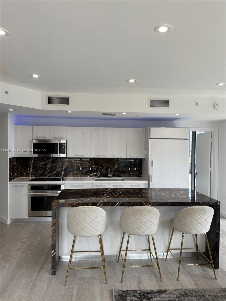 55 SW 9th St #2703, Miami FL 33130