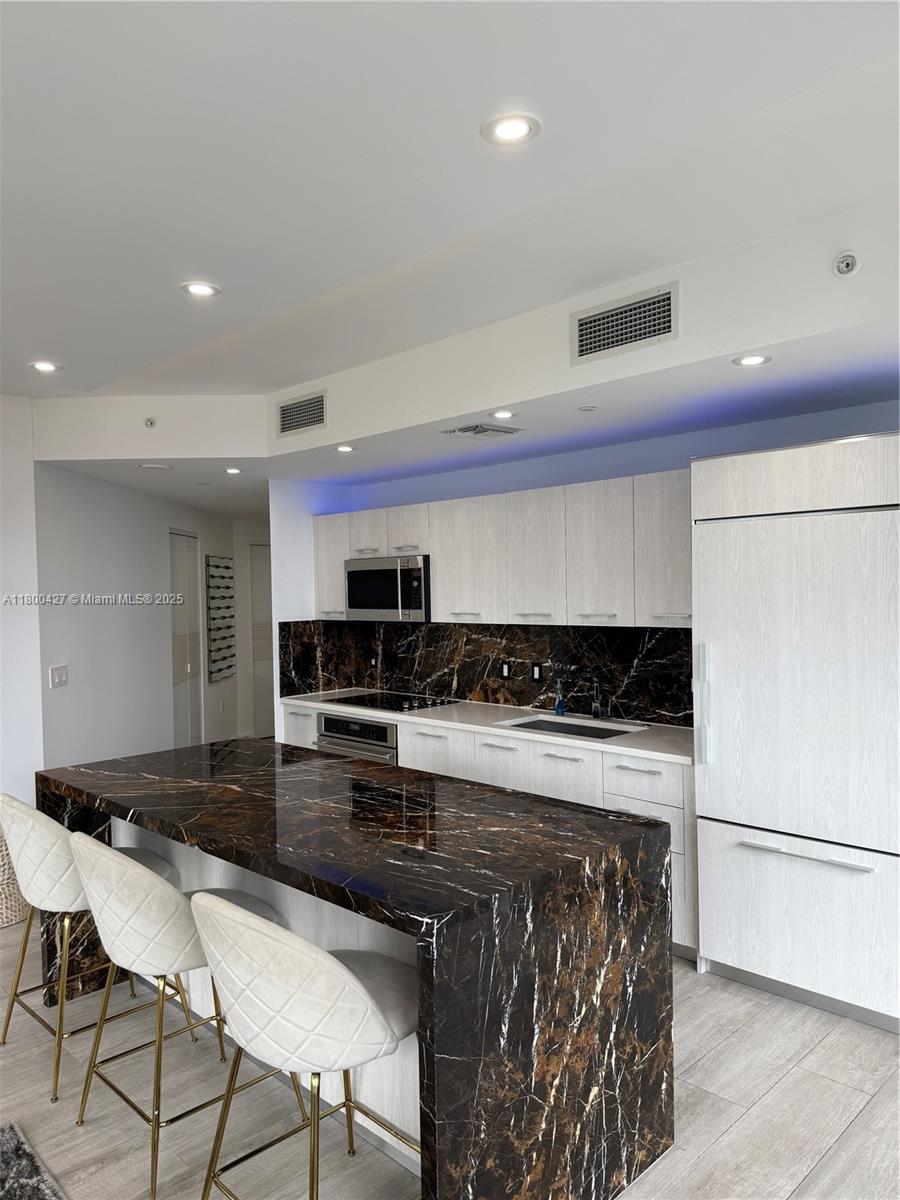 55 SW 9th St #2703, Miami FL 33130