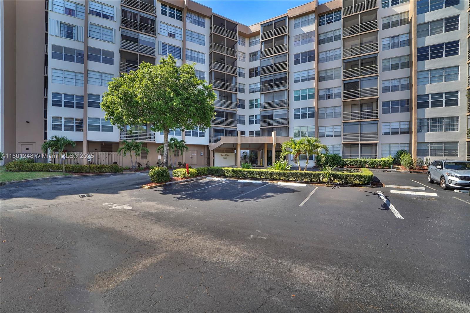 1000 Saint Charles Pl #418, Pembroke Pines, Florida image 1