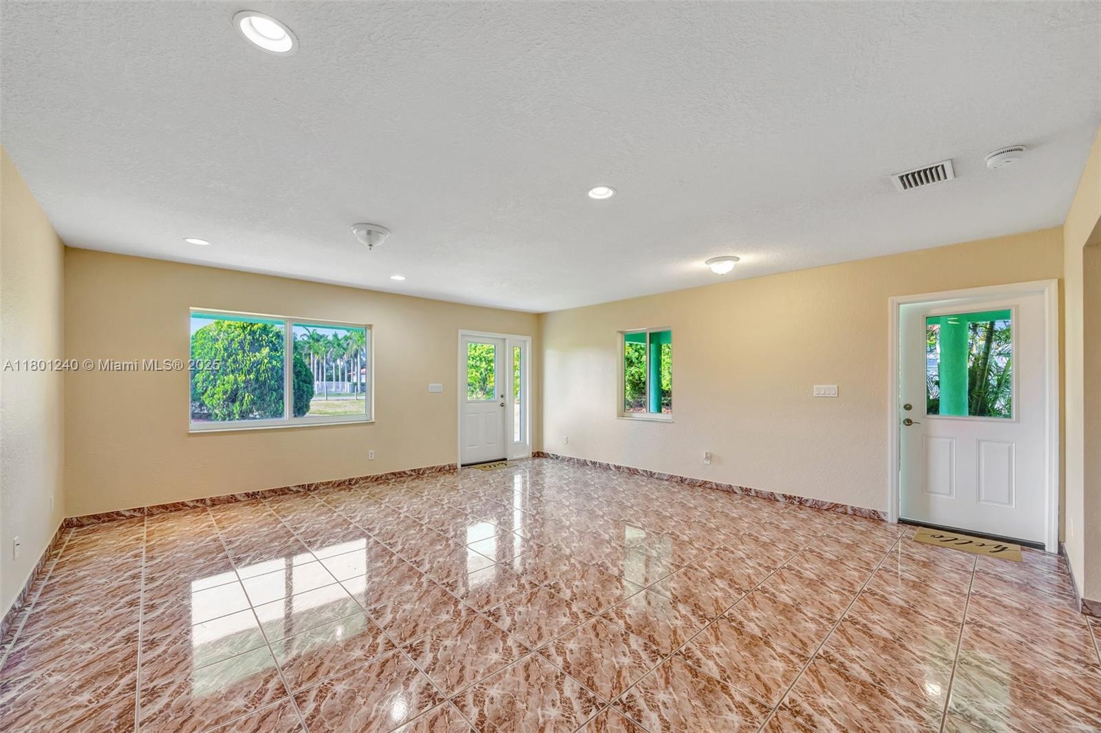 20707 SW 240th St, Homestead, Florida image 8
