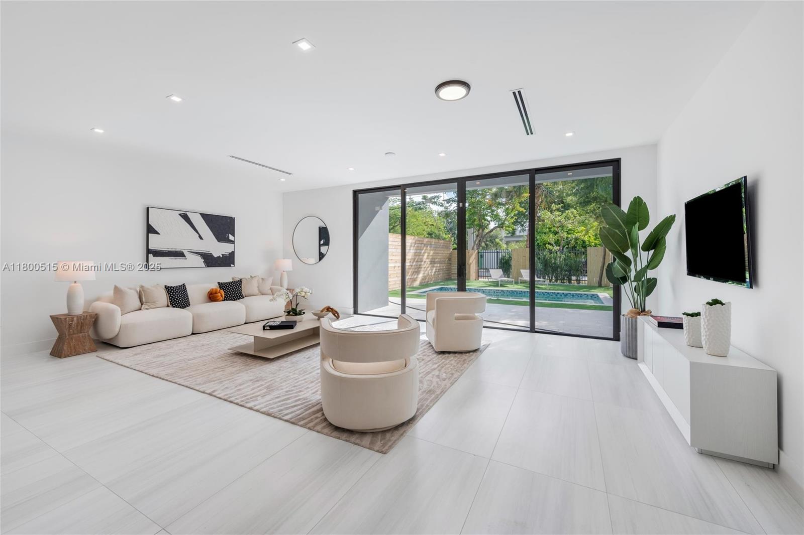 3637 SW 3rd Ave #RIGHT, Miami, Florida image 2
