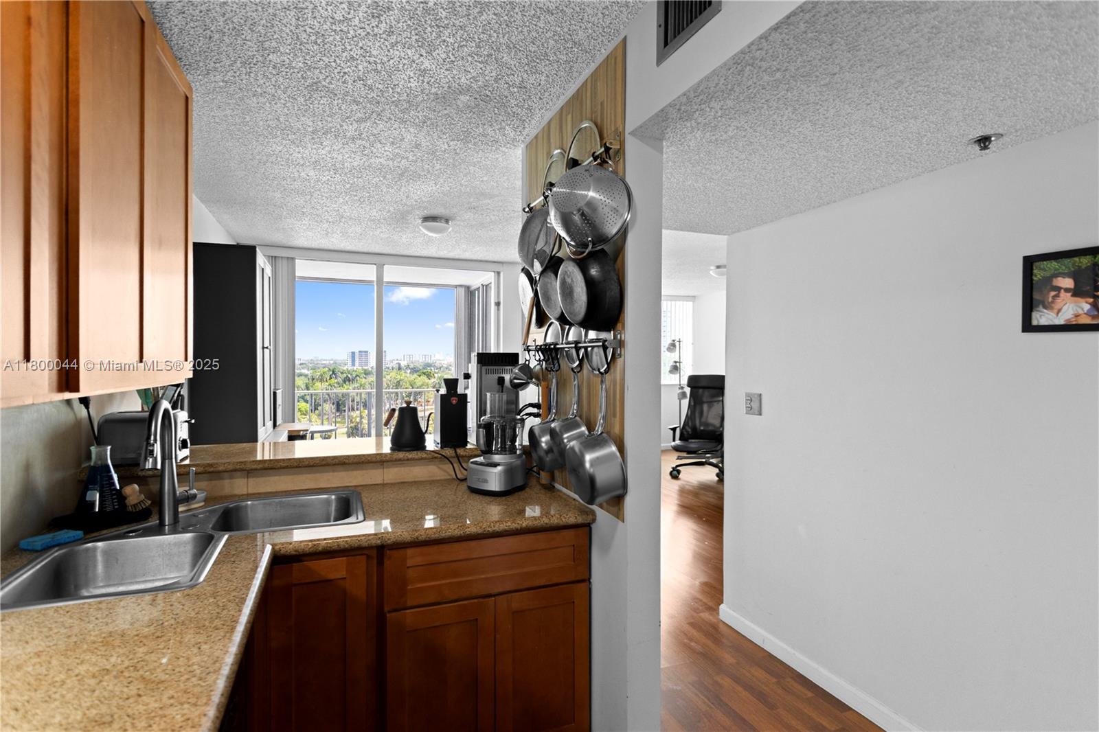 Listing Photo 10
