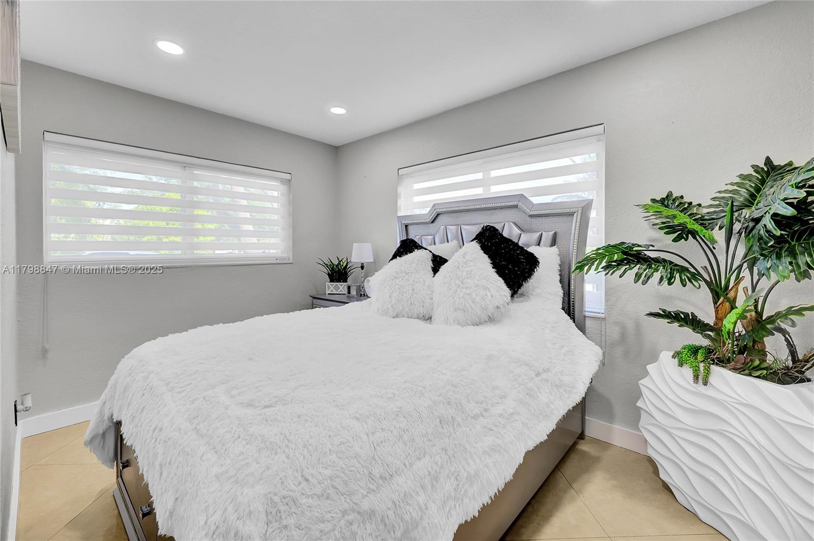 7011 Raleigh St, Hollywood, Florida image 17