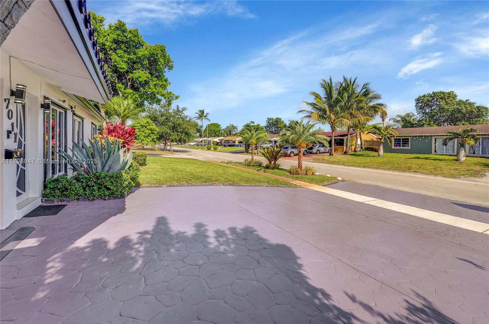 7011 Raleigh St, Hollywood, Florida image 34