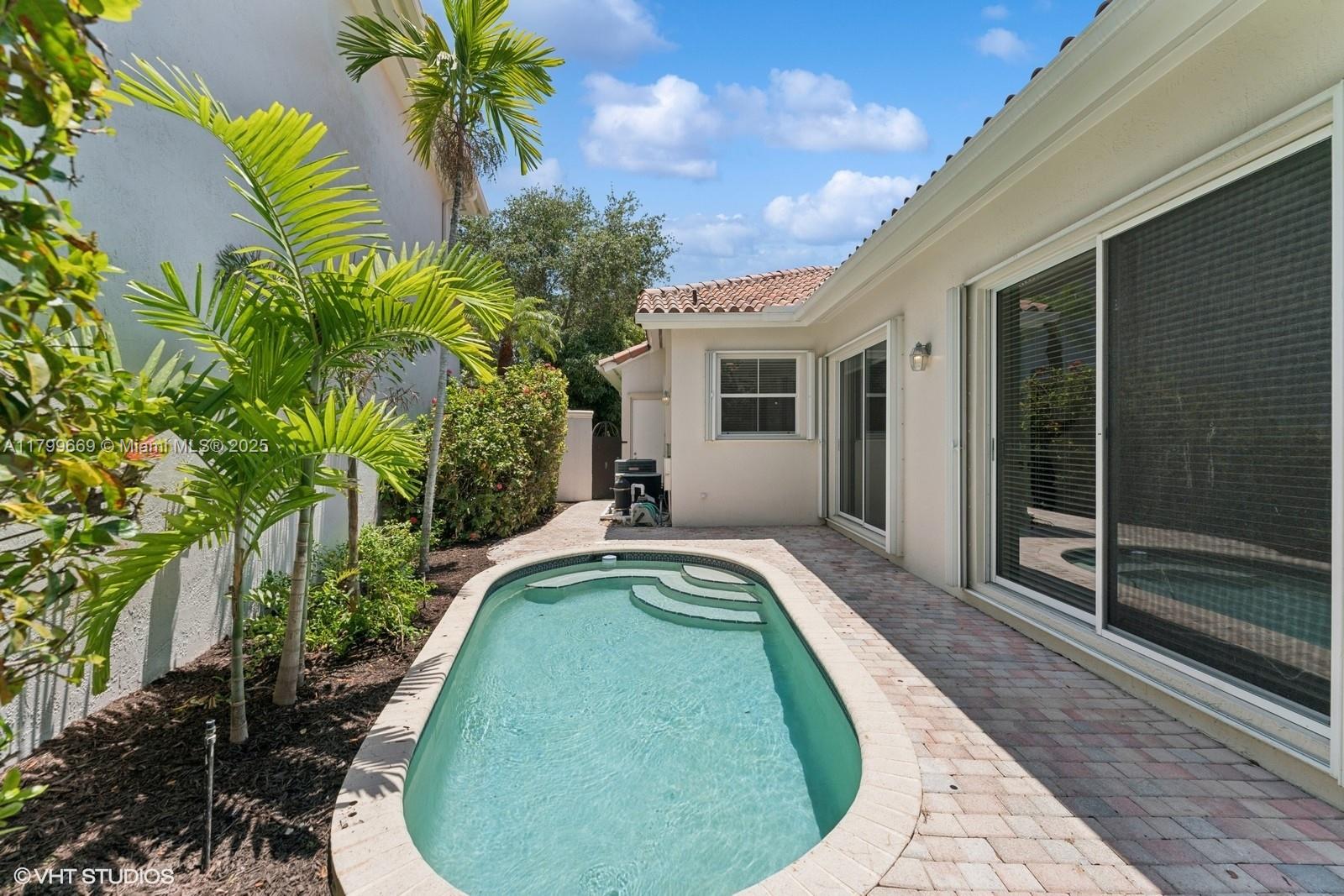 1576 Breakwater Ter, Hollywood, Florida image 27